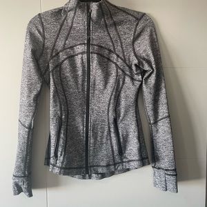 Lululemon define heathered black groove. Size 6